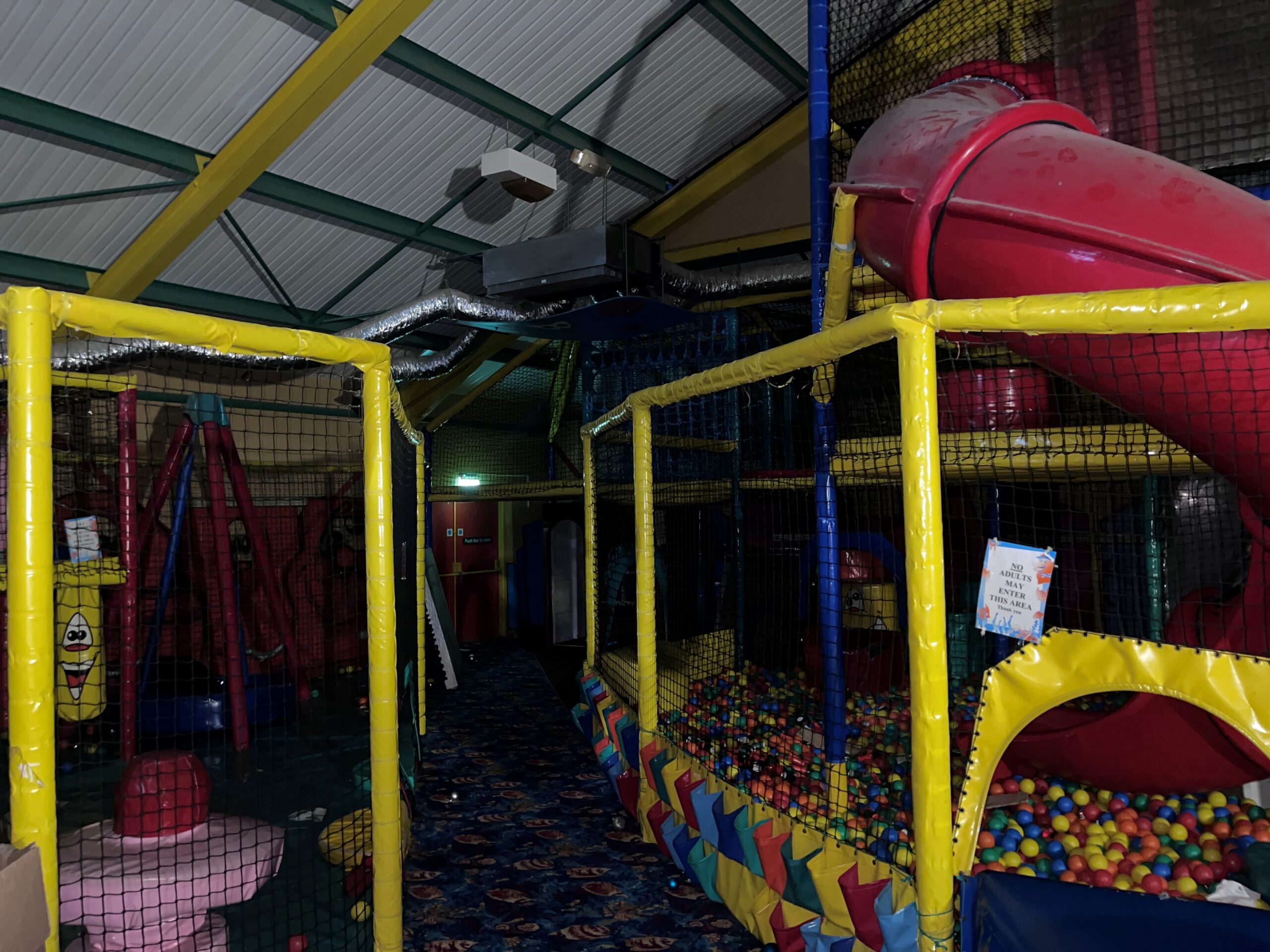 INTERIOR 3 INTERIOR 3